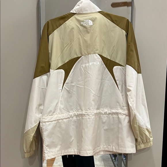 The North Face White and Olive Windbreaker - Picture 3 of 5